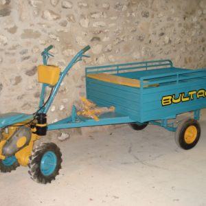 MOTOCULTOR BULTACO CON REMOLQUE