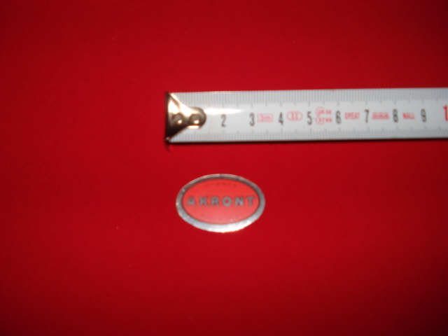 ADHESIVO AMARILLO AKRONT PARA LAS LLANTAS.