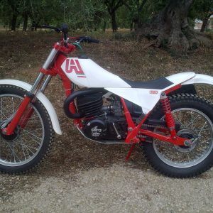 APRILIA 320 TRIAL 82-83