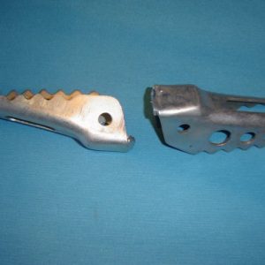 ESTRIBERAS DERBI C6, TT8