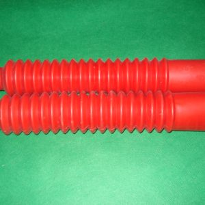 Fuelles goma rojos, de 33 cm largo por 35 diámetro.