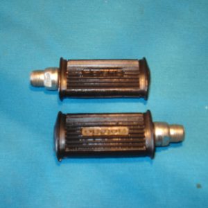 ESTRIBERAS NOTARIO CON ROSCA DE 13,5MM