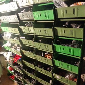 GOMAS VARIAS. FUELLES, PUÑOS, ESTRIBERAS, CACHAS DEPOSITO, ETC