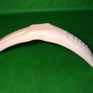 GUARDABARROS DELANTERO BLANCO. REF 750 JONIE