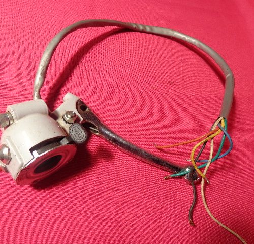 LLAVE DE LUCES DERBI DOS BOTONES ROJO Y GRIS