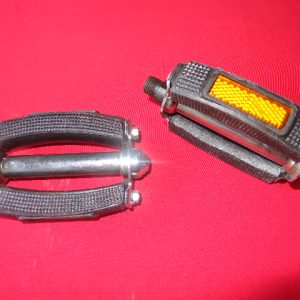 PEDALES BICICLETA NEGROS CON REFLECTANTE