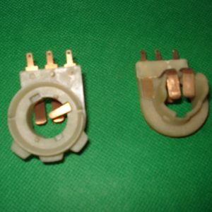 PORTA LAMPARAS DE 35mm DIAMETRO DE PLASTICO CON 3 SALIDAS.