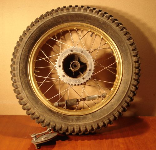 RUEDA OSSA TR 80 AMARILLA TRASERA 4.00 X 18, REF RU 13