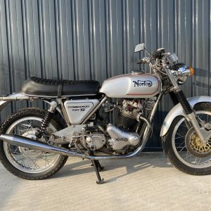 Norton Comando 750 gris