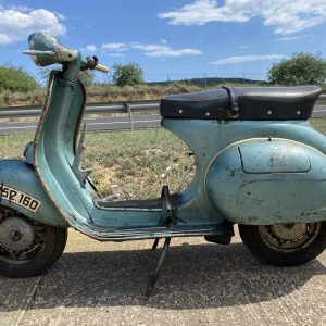Vespa 150 S de 1962 verde metalizada