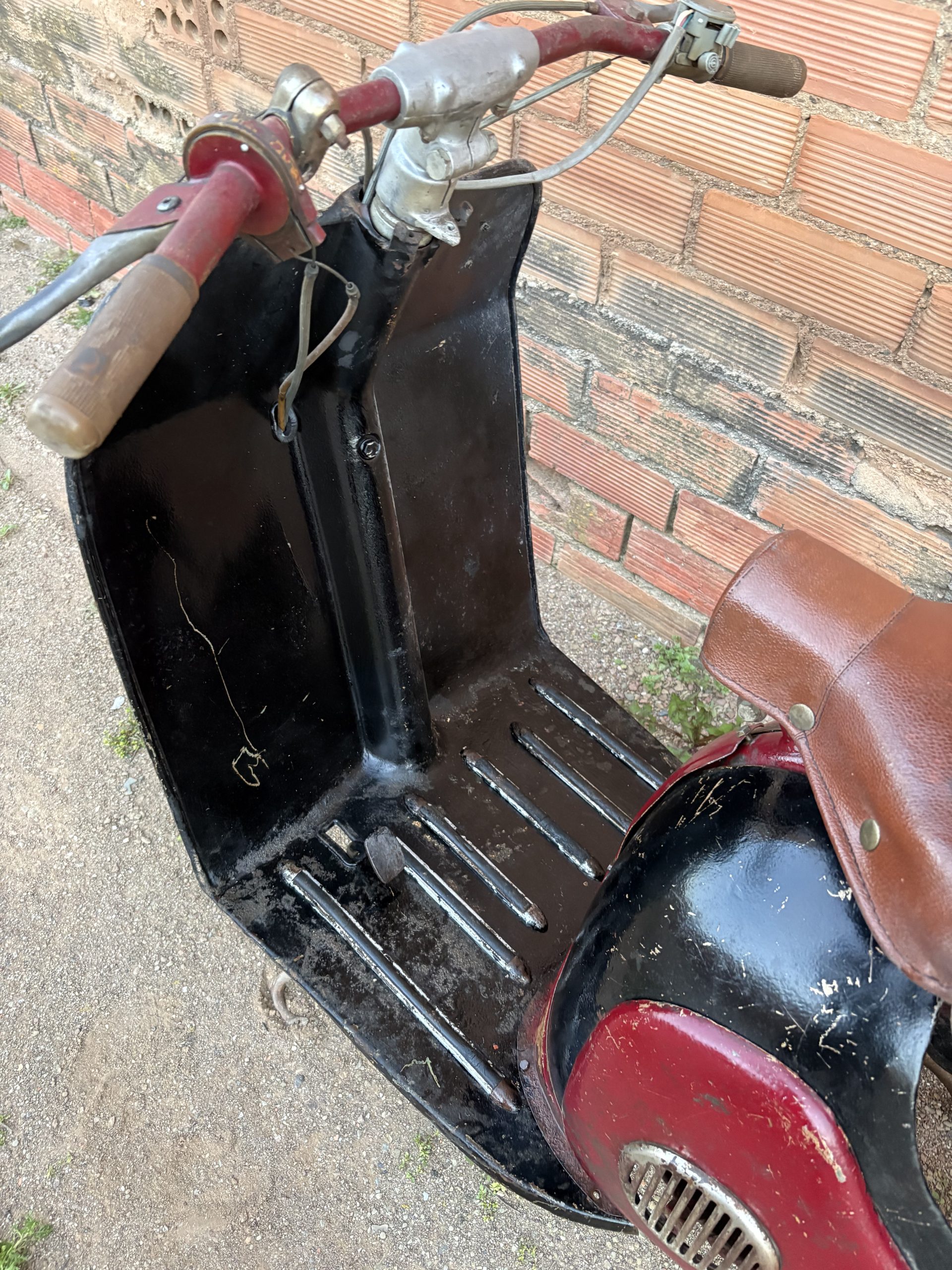 Moto Scooter IRUÑA 125 - Imagen 4